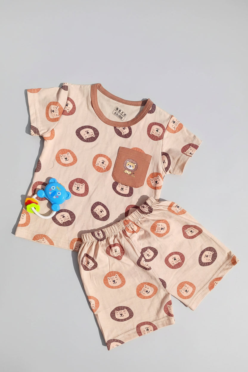 Children's pajama set with lion pattern on a colorful background