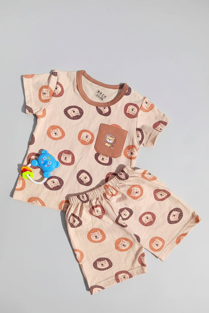 Children's pajama set with lion pattern on a colorful background
