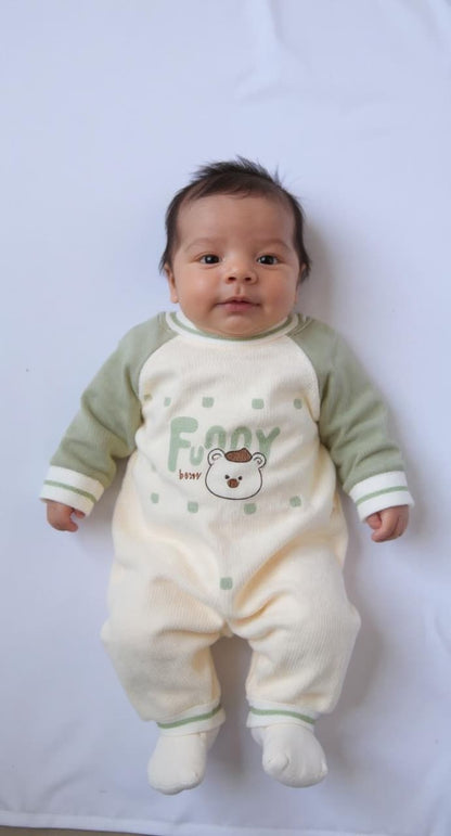 White & Green Baby Romper with Bear Print – Soft Cotton Blend Pre-Winter (NB, 6–9M)